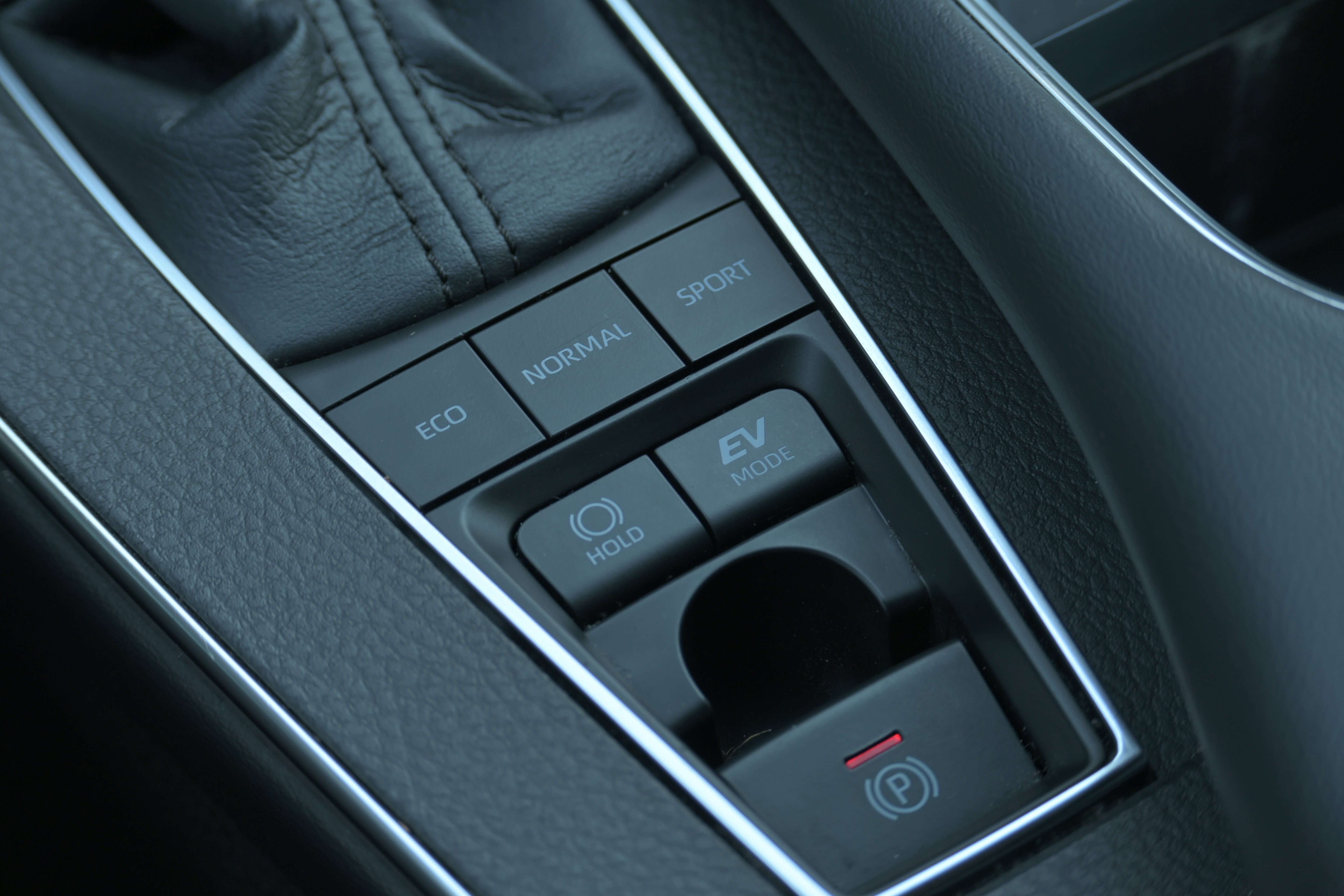 Used 2021 Toyota Avalon XSE FWD image 28