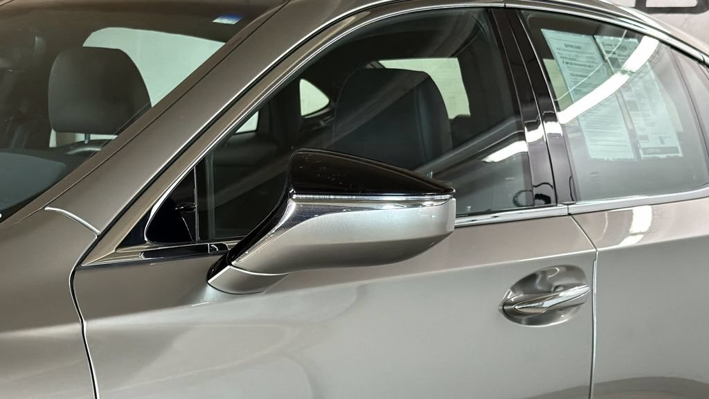 Certified 2021 Lexus LS 500 AWD w/ Accessory Package (Z1) image 4