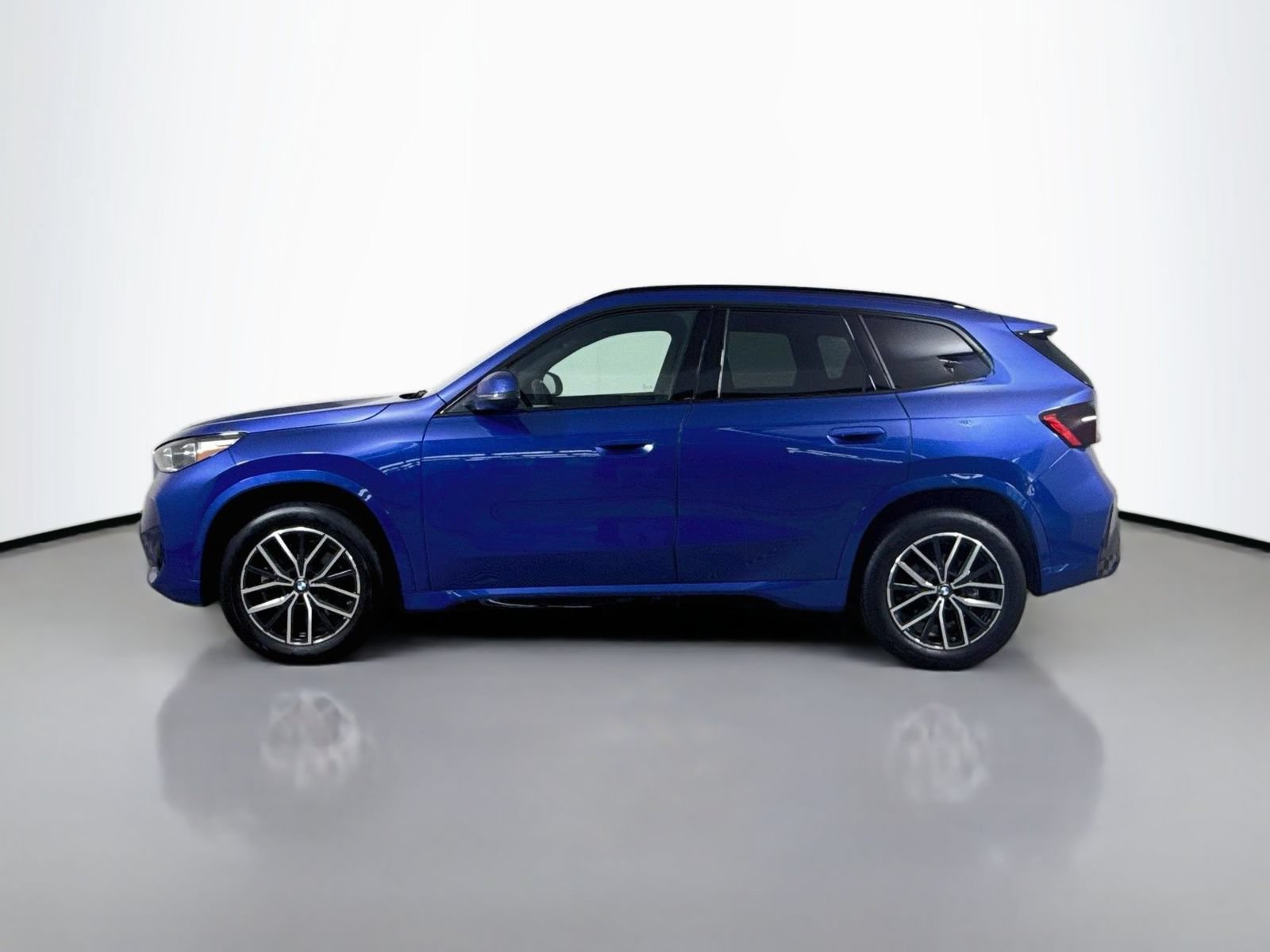 Used 2026 BMW X1 xDrive28i AWD/4WD image 2