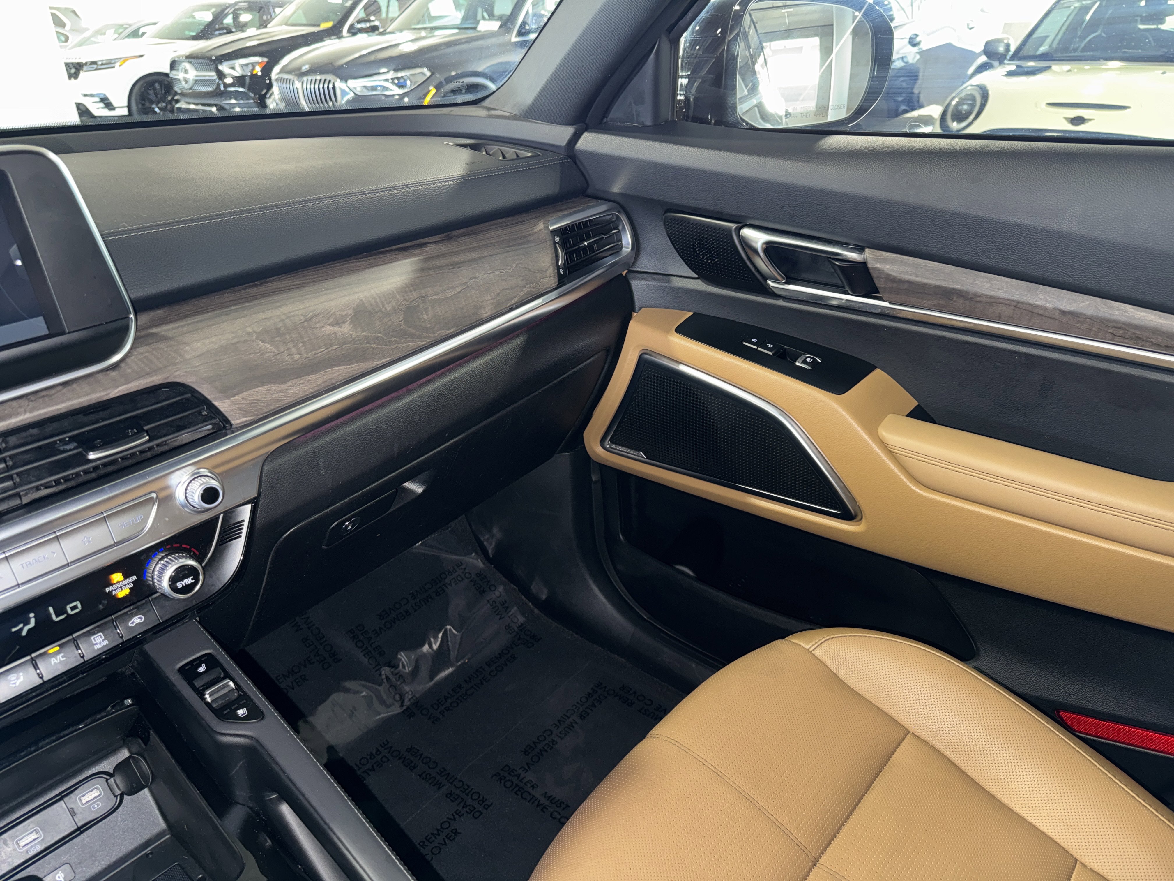 Used 2022 Kia Telluride SX w/ Towing Package image 32