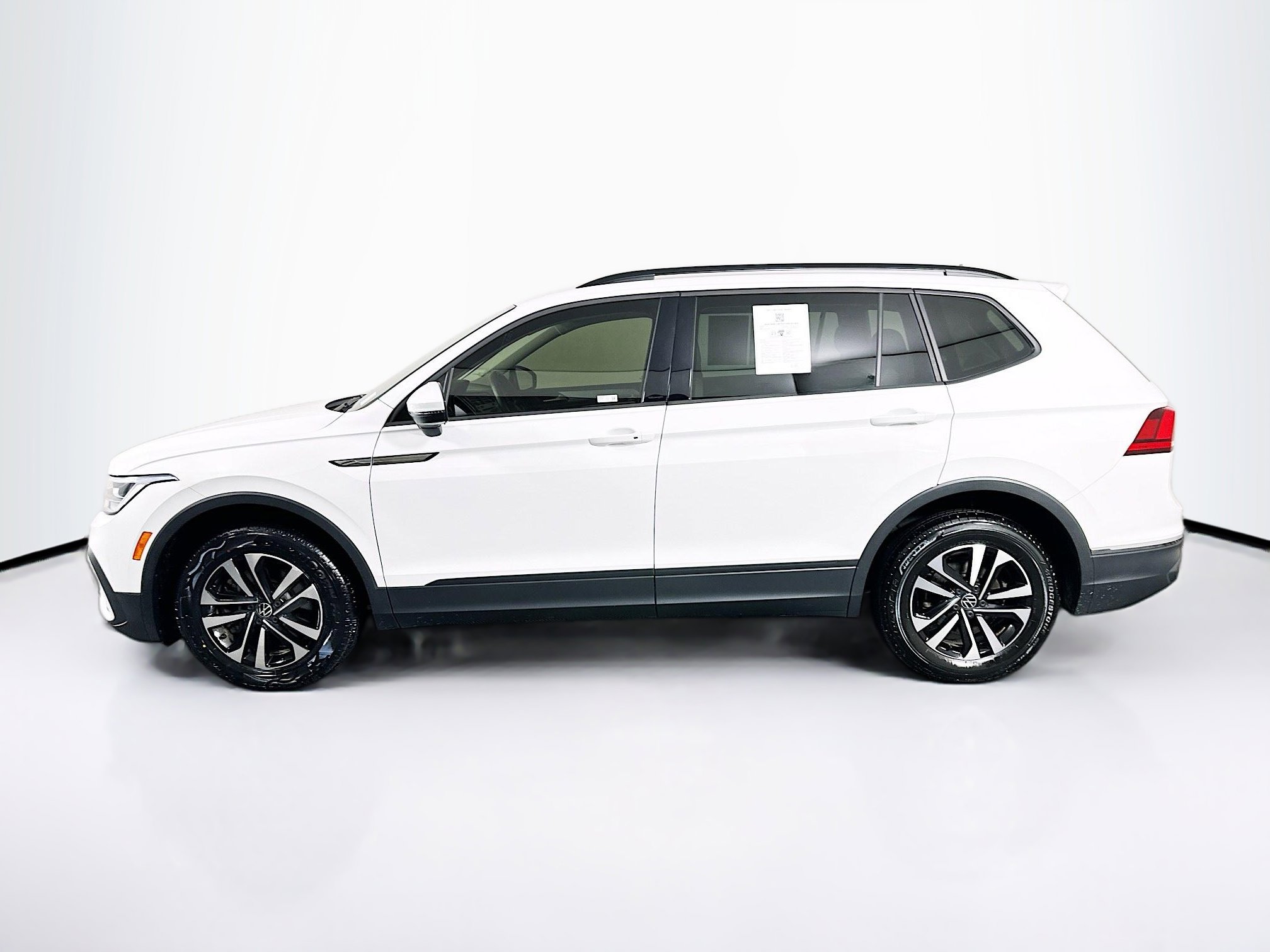 Used 2024 Volkswagen Tiguan S image 4