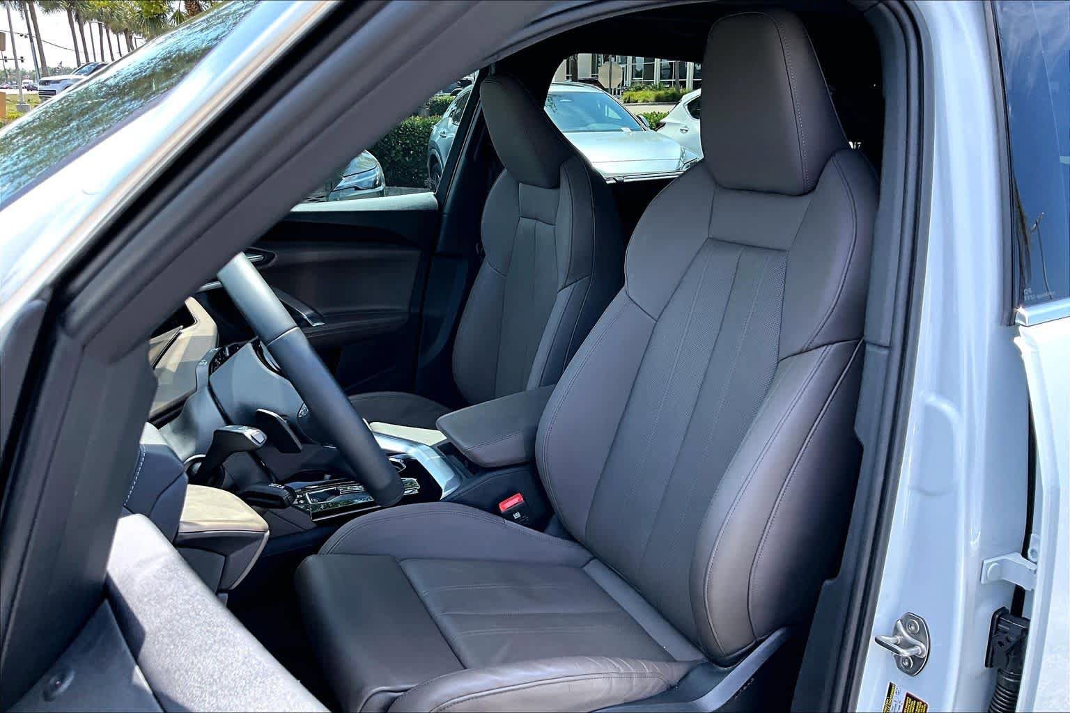 Used 2025 Audi Q5 Premium Plus w/ Premium Plus image 8
