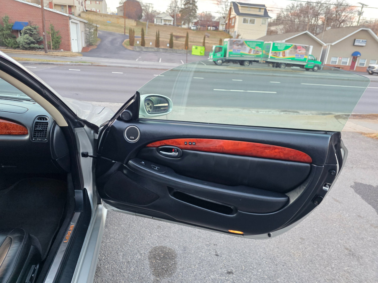 Used 2005 Lexus SC 430 Convertible w/ Preferred Accessory Pkg image 16