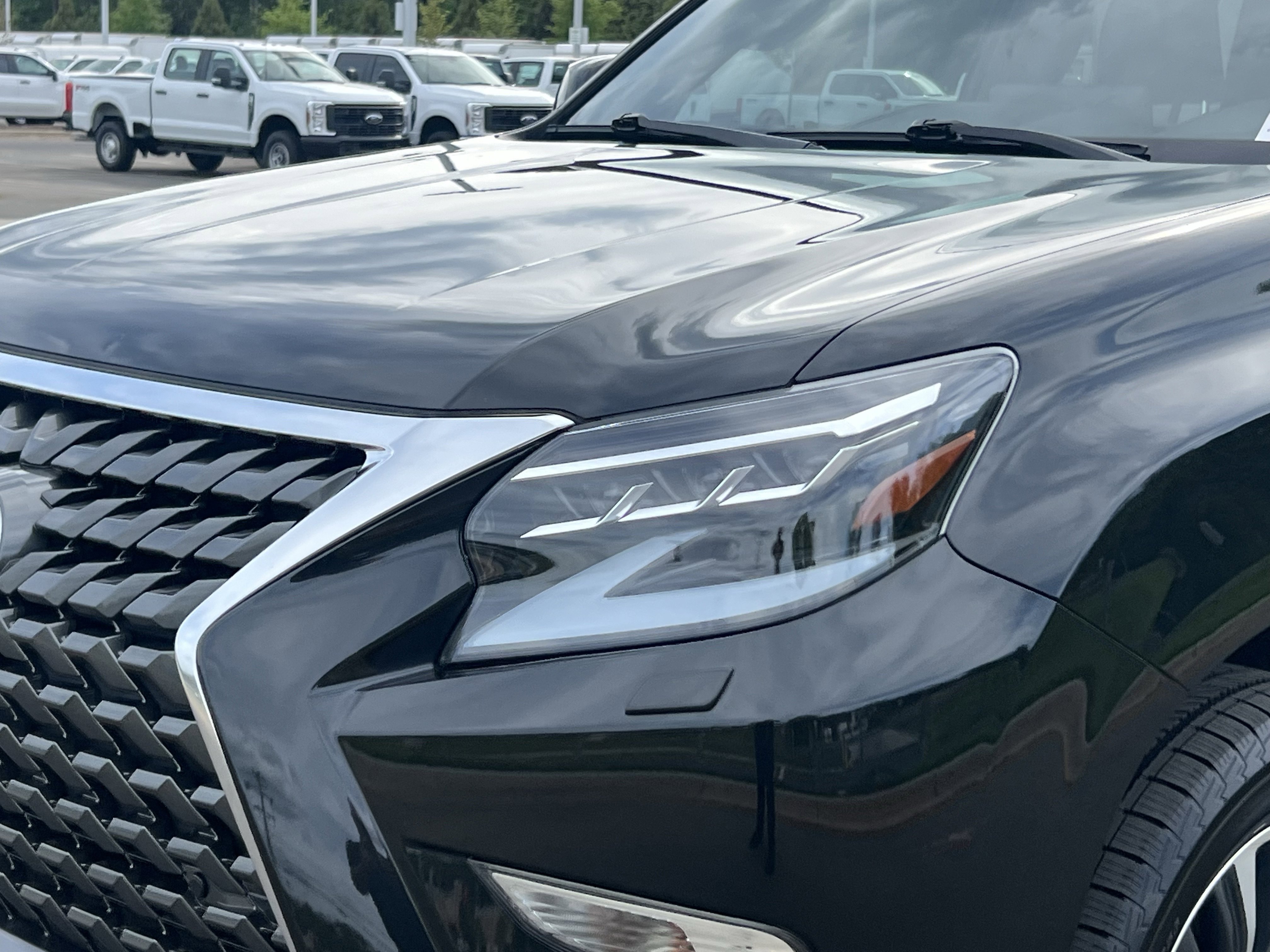 Used 2023 Lexus GX 460 Luxury w/ Accessory Package image 12
