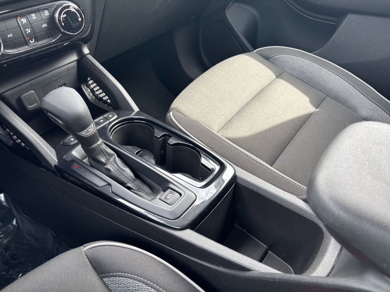 Used 2025 Chevrolet TrailBlazer LT FWD image 40