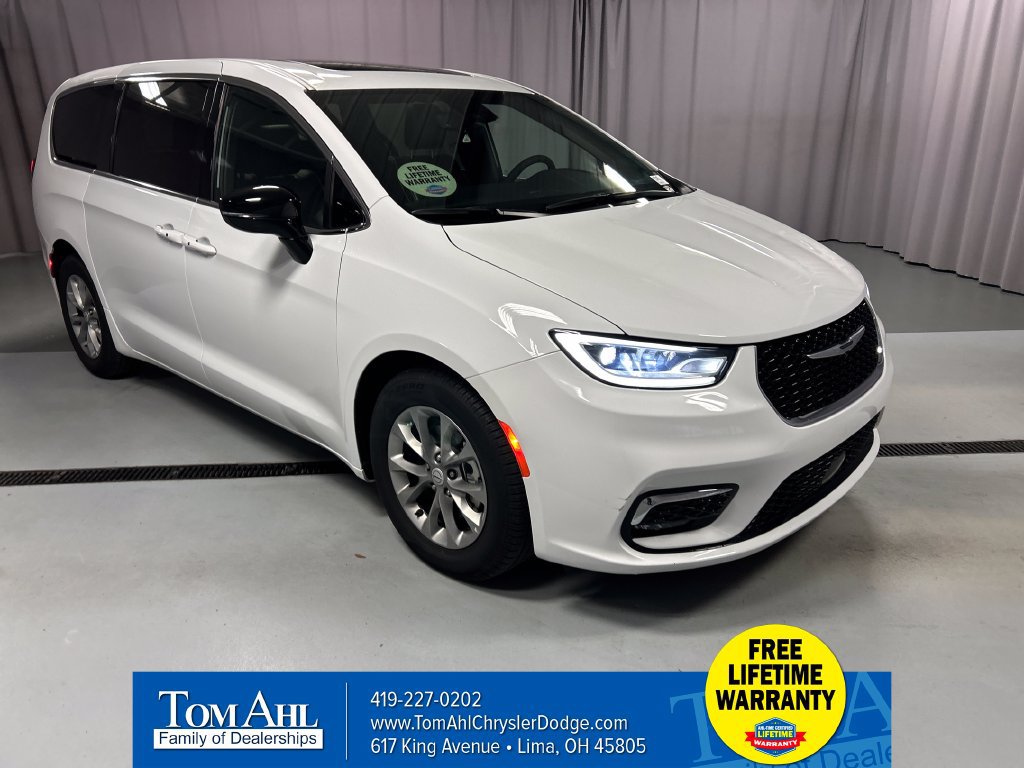 Used 2026 Chrysler Pacifica Limited
