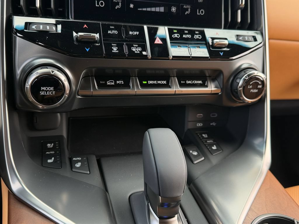 New 2026 Lexus LX 700h Luxury AWD/4WD image 31