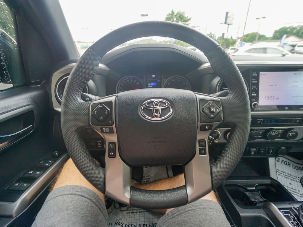 Used 2020 Toyota Tacoma Limited image 21