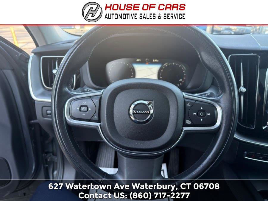Used 2018 Volvo XC60 T5 Momentum w/ Vision Package image 27