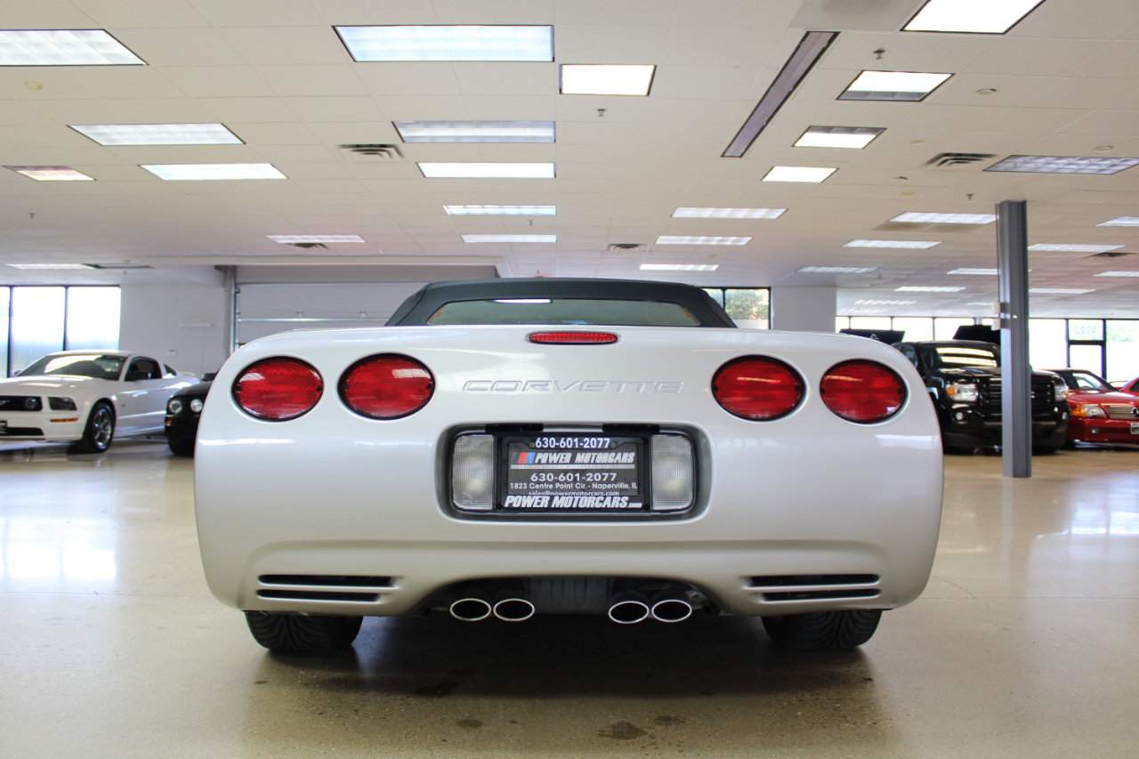 Used 2004 Chevrolet Corvette Convertible w/ Preferred Equipment Group image 18