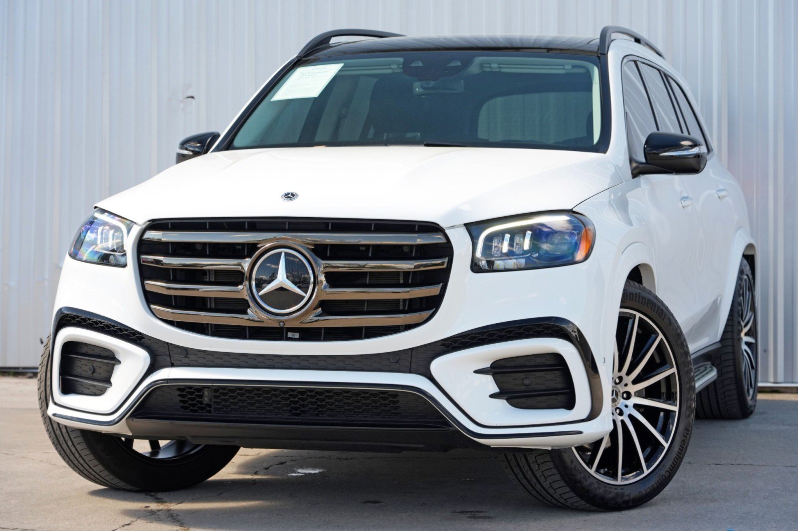 Used 2024 Mercedes-Benz GLS 580 4MATIC image 3