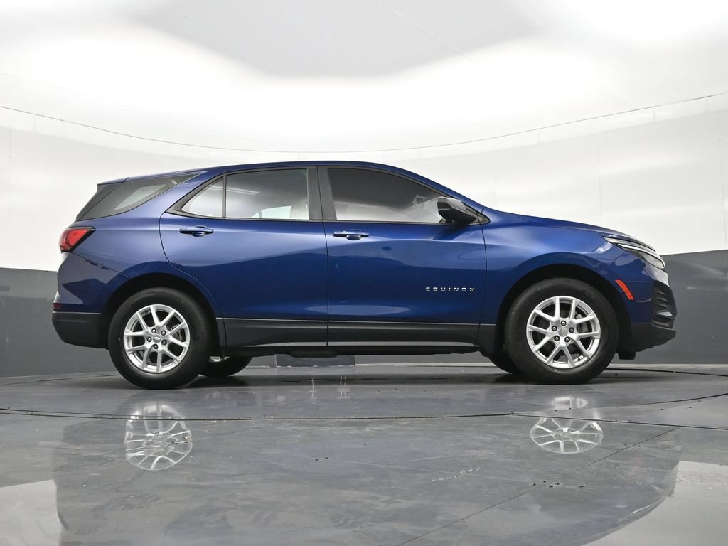 Used 2023 Chevrolet Equinox LS FWD image 28