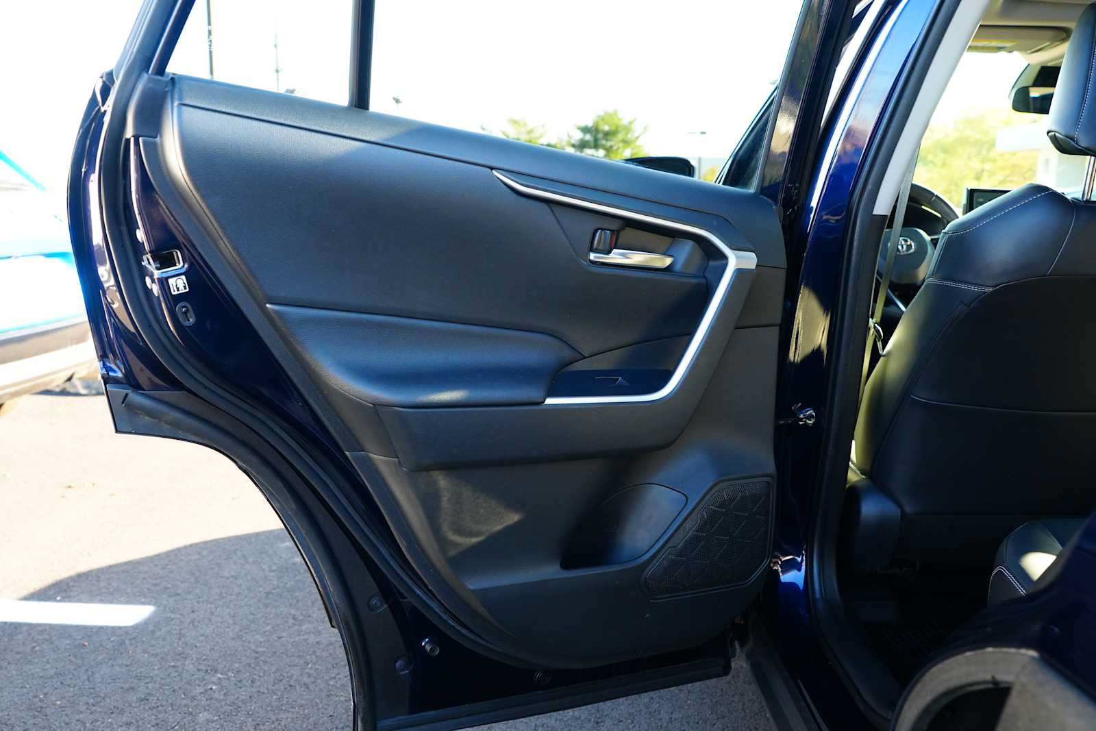 Used 2021 Toyota RAV4 XLE Premium AWD/4WD image 35
