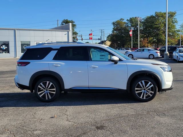 New 2025 Nissan Pathfinder Platinum w/ Black Appearance Package image 4