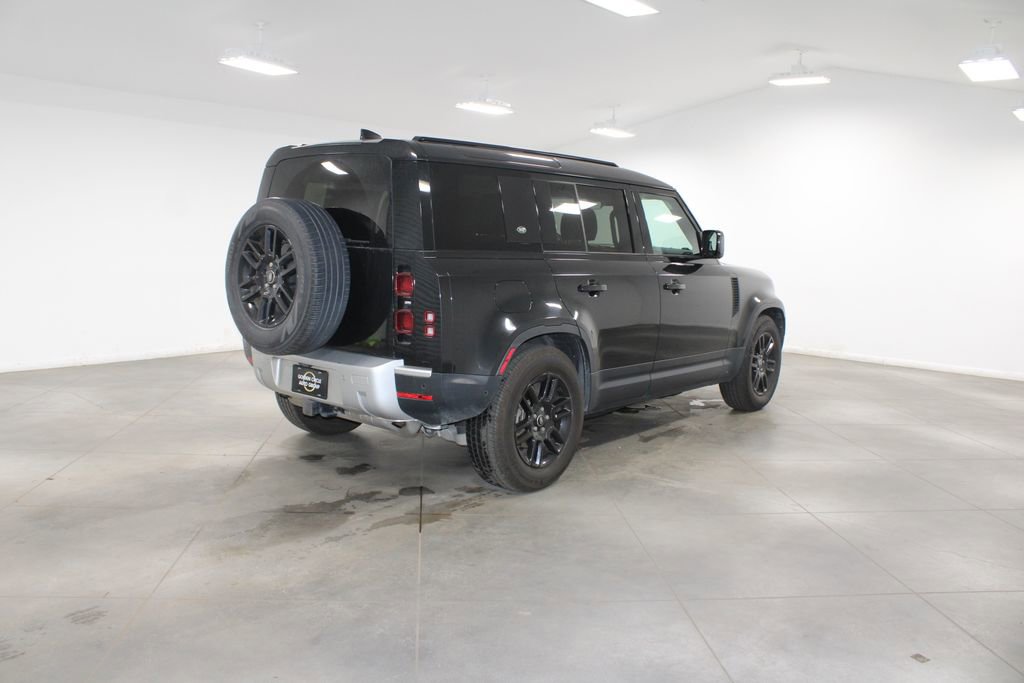 Used 2024 Land Rover Defender 110 S image 9