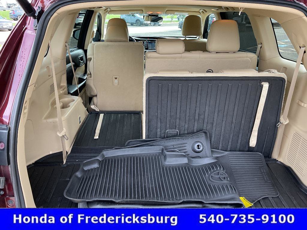 Used 2017 Toyota Highlander XLE AWD/4WD image 24