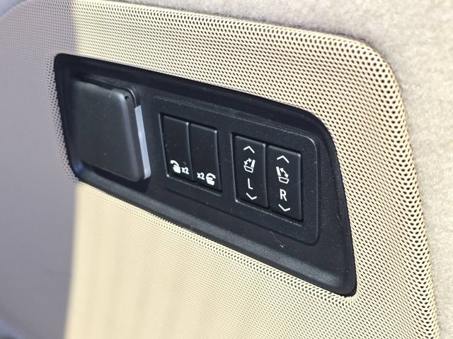 Used 2021 Cadillac Escalade Premium Luxury w/ Driver Assist Tech Package AWD/4WD image 12