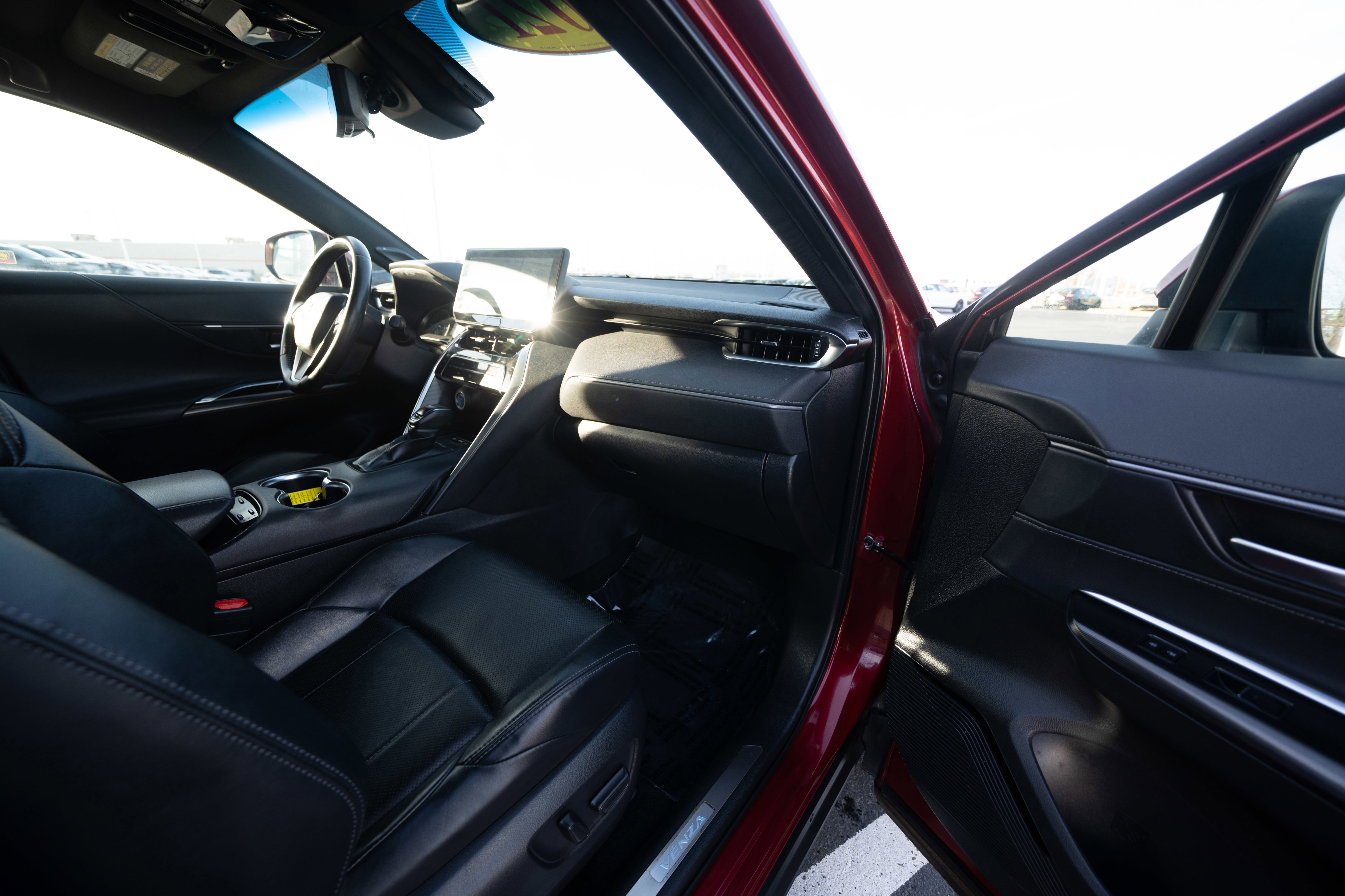 Used 2021 Toyota Venza Limited w/ Advanced Technology Package image 26