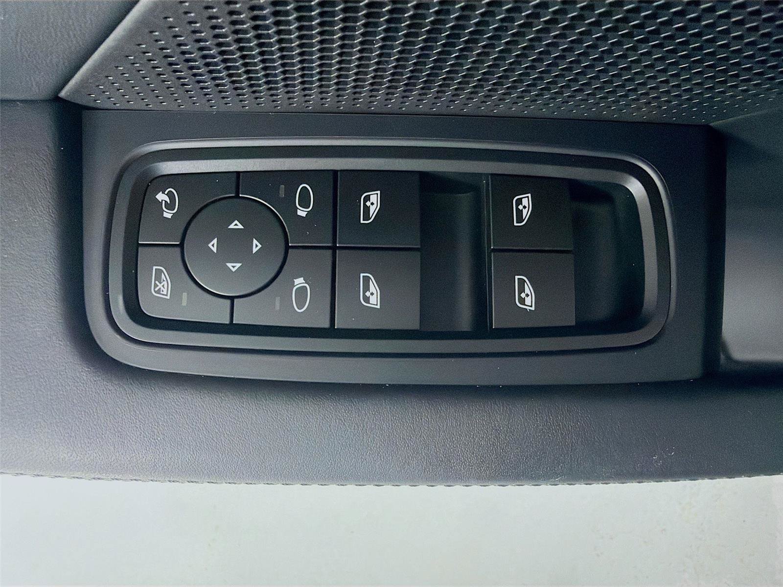New 2025 Porsche Taycan AWD/4WD image 9
