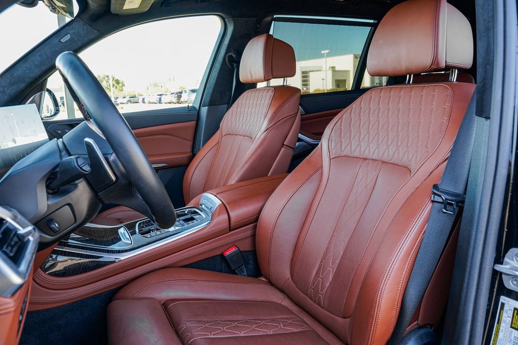 Used 2025 BMW X7 M60i image 18