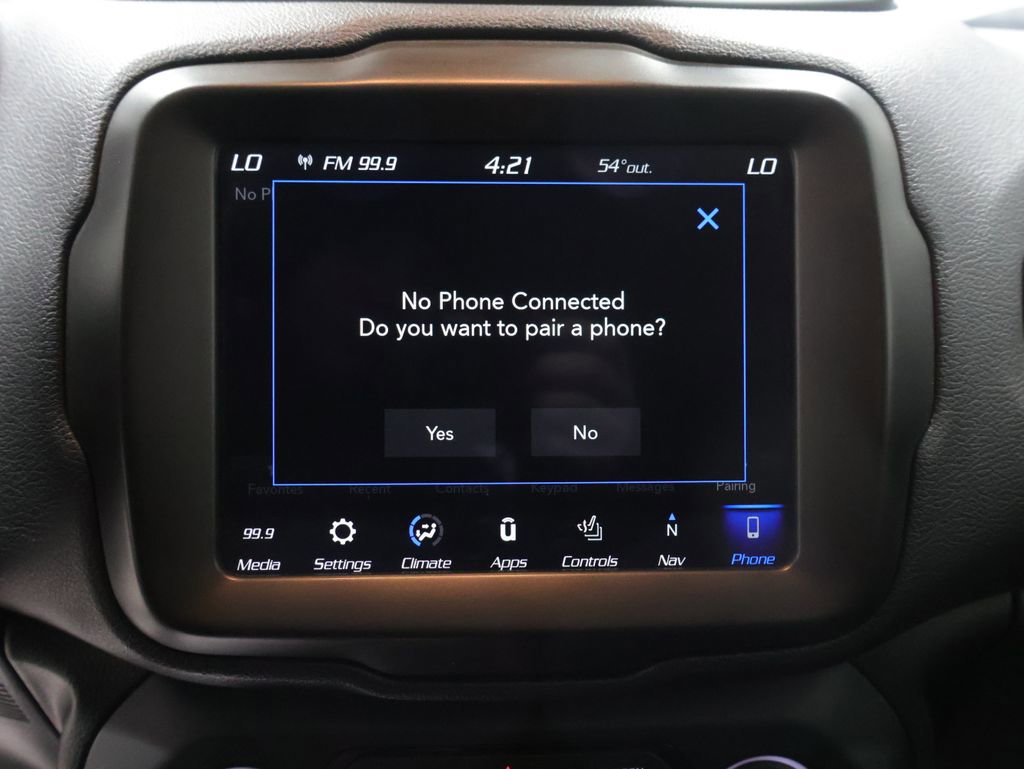 Used 2018 Jeep Renegade Latitude w/ UConnect 8.4 Nav Group AWD/4WD image 34