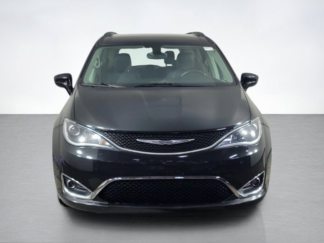Used 2017 Chrysler Pacifica Touring-L FWD image 8