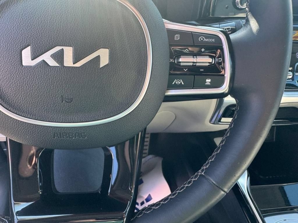 Certified 2023 Kia Sorento SX Prestige AWD/4WD image 25