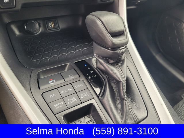 Used 2024 Toyota RAV4 LE image 21