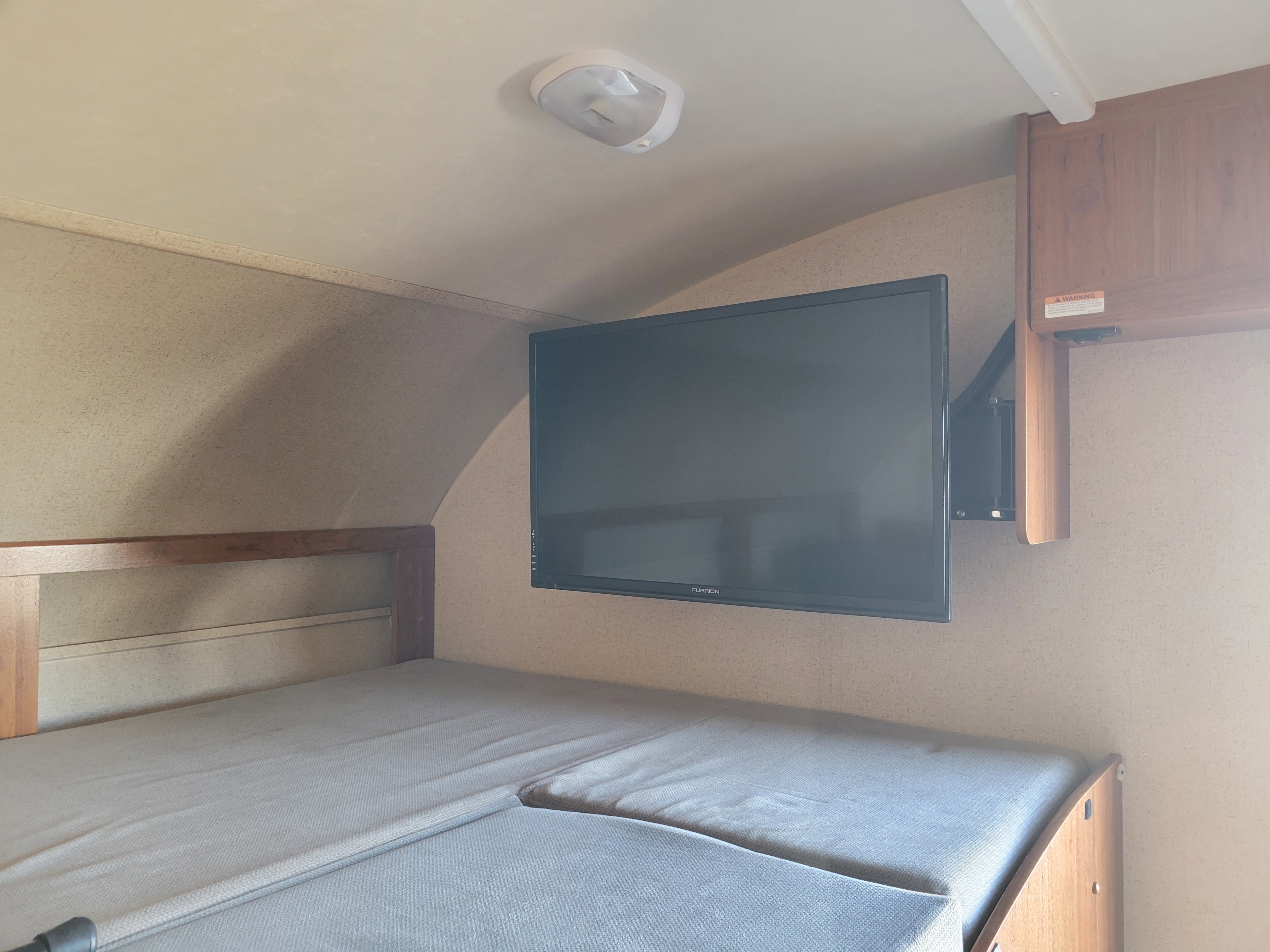 Used 2016 Ford E-450 and Econoline 450 Super Duty w/ Motorhome Prep Package RWD image 12