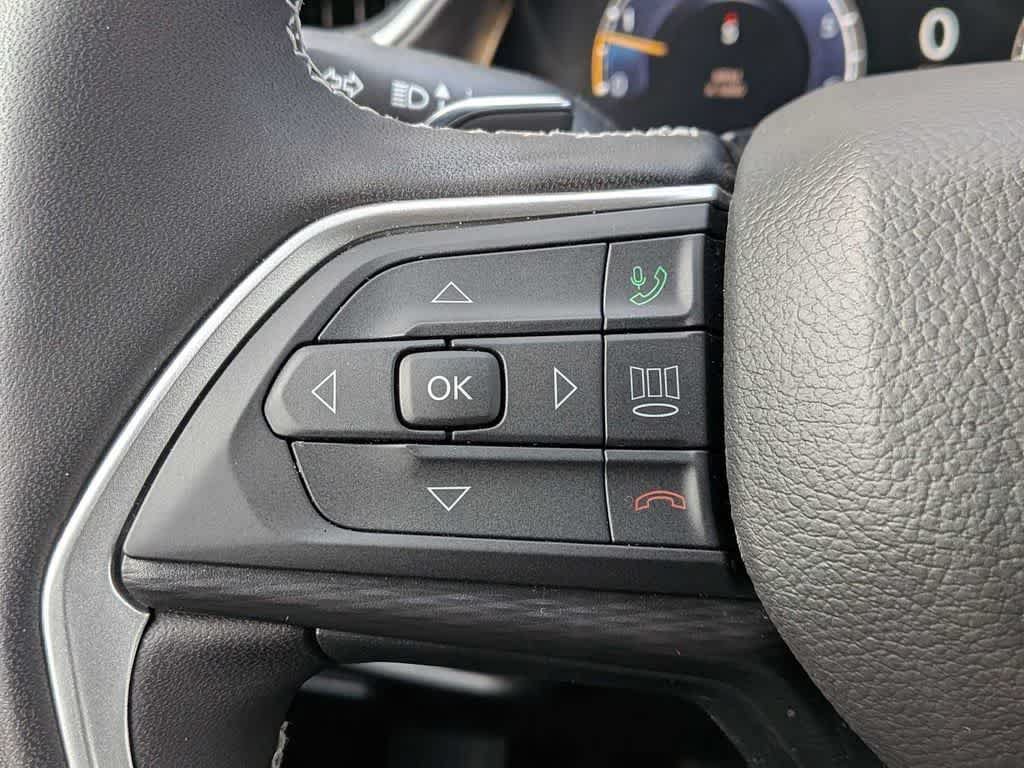 Certified 2025 Jeep Grand Cherokee Laredo X w/ Luxury Tech Group I AWD/4WD image 24