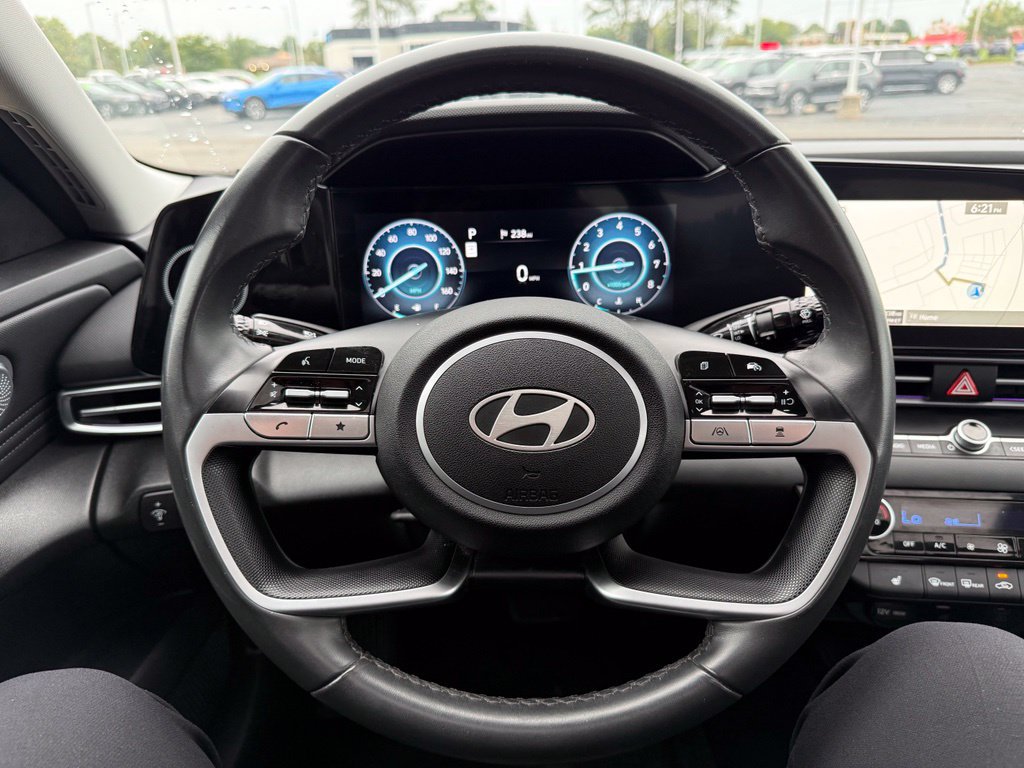Used 2025 Hyundai Elantra Limited FWD image 9