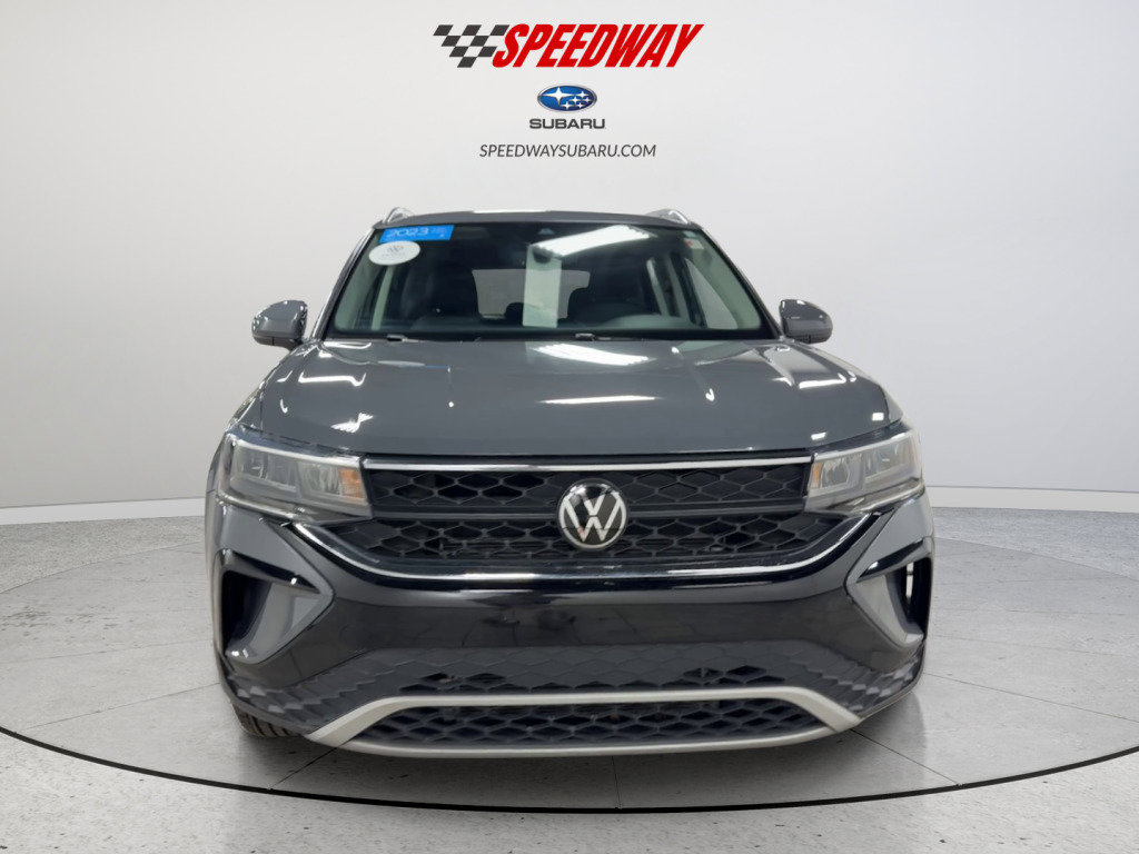 Used 2023 Volkswagen Taos SE image 3