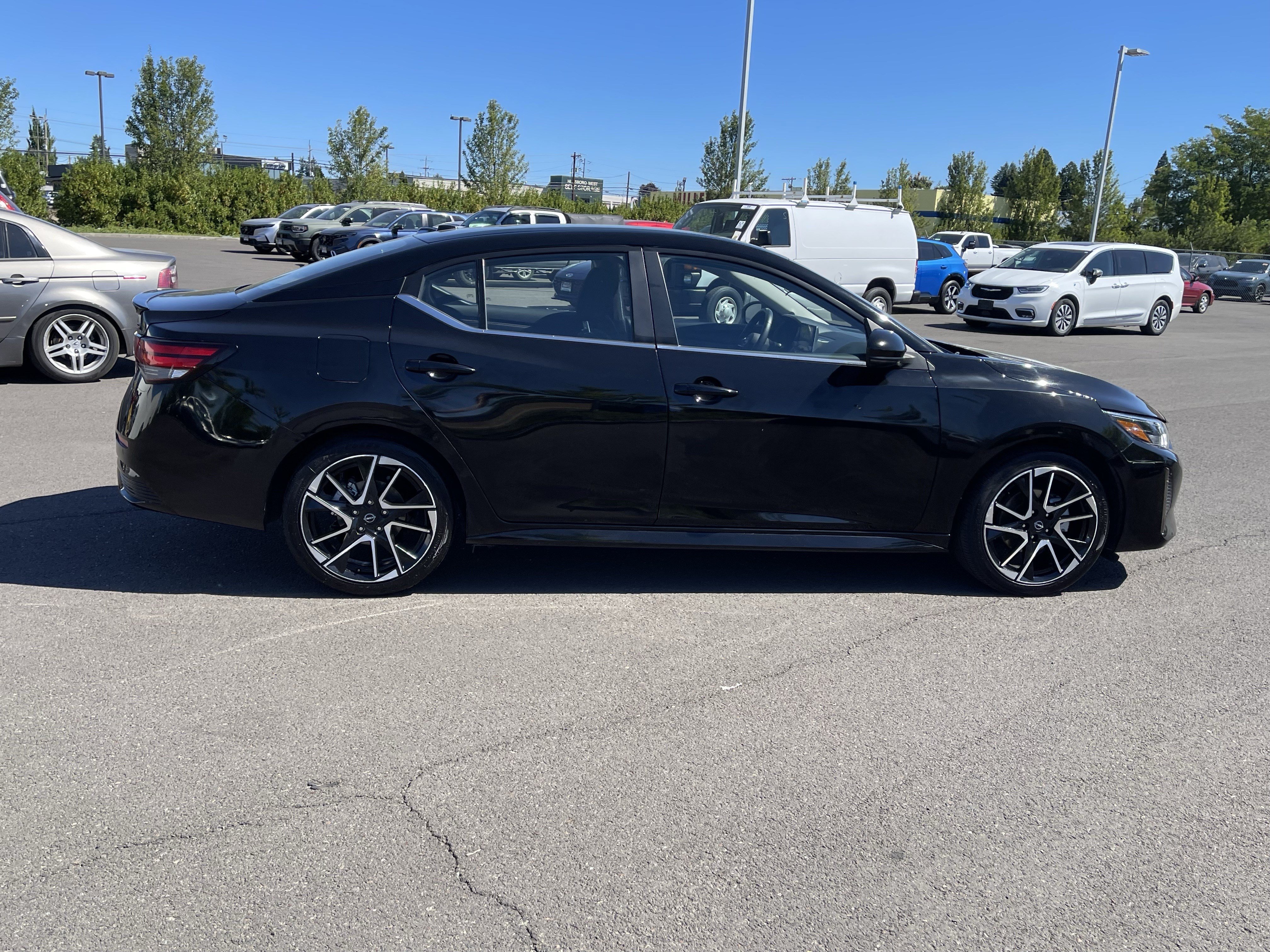 Used 2025 Nissan Sentra SR FWD image 6
