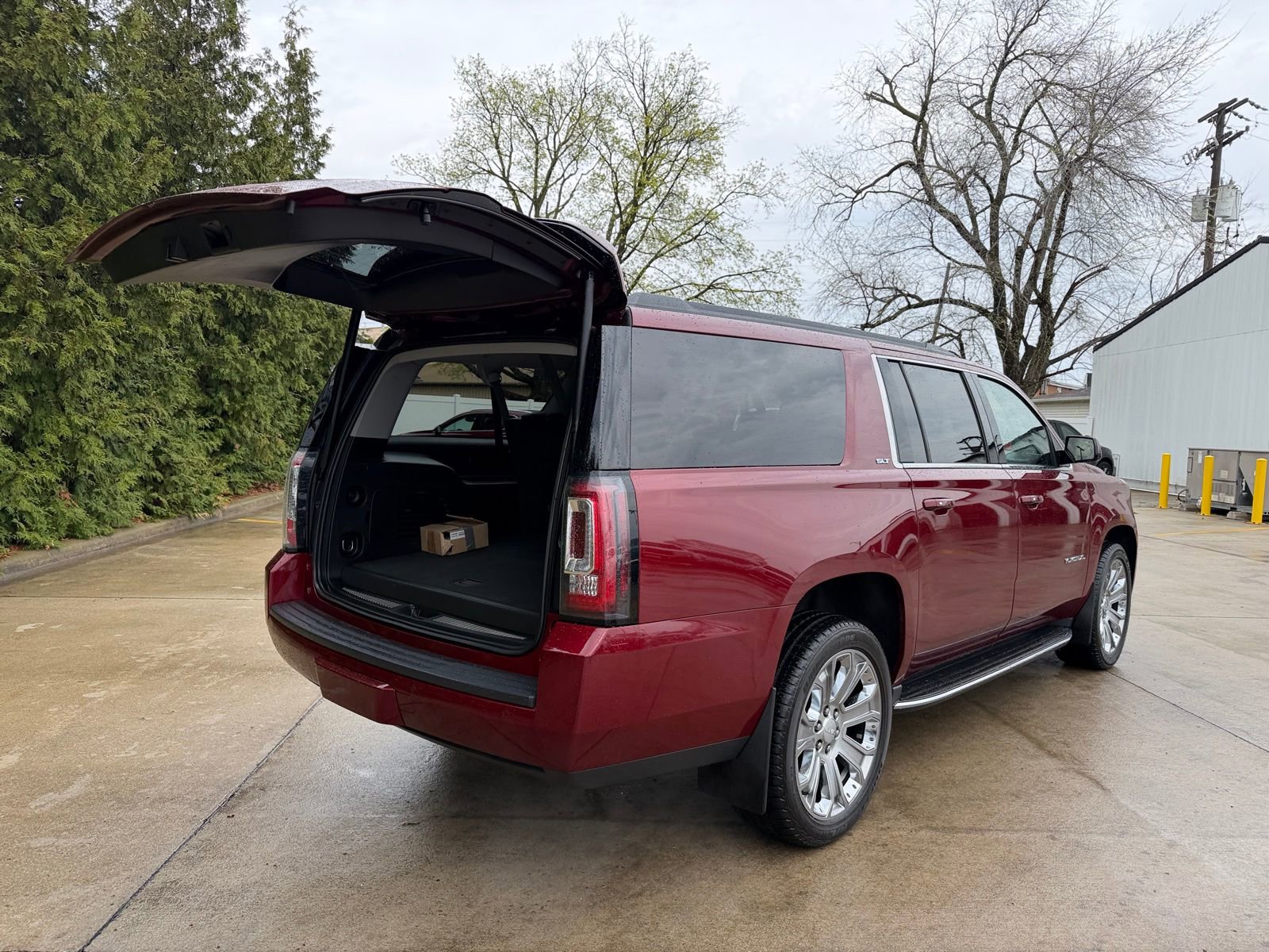 Used 2020 GMC Yukon XL SLT w/ Open Road Package image 34