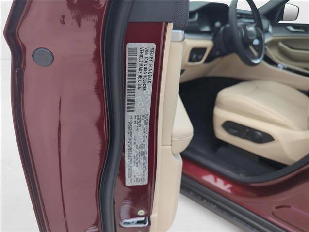 New 2025 Jeep Grand Cherokee Limited w/ Luxury Tech Group II RWD image 20