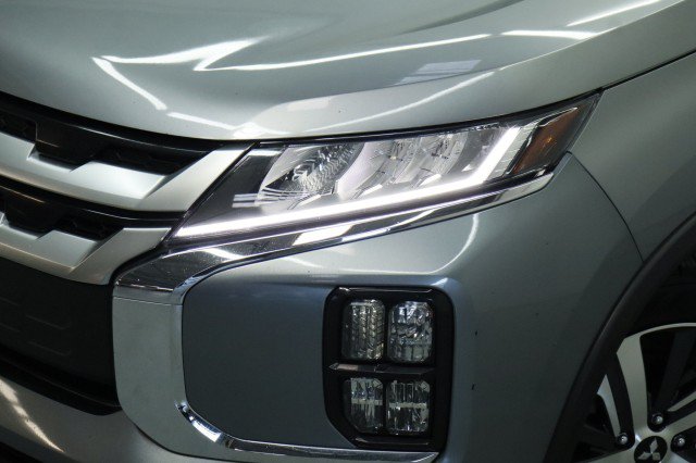Used 2022 Mitsubishi Outlander Sport SE FWD image 2