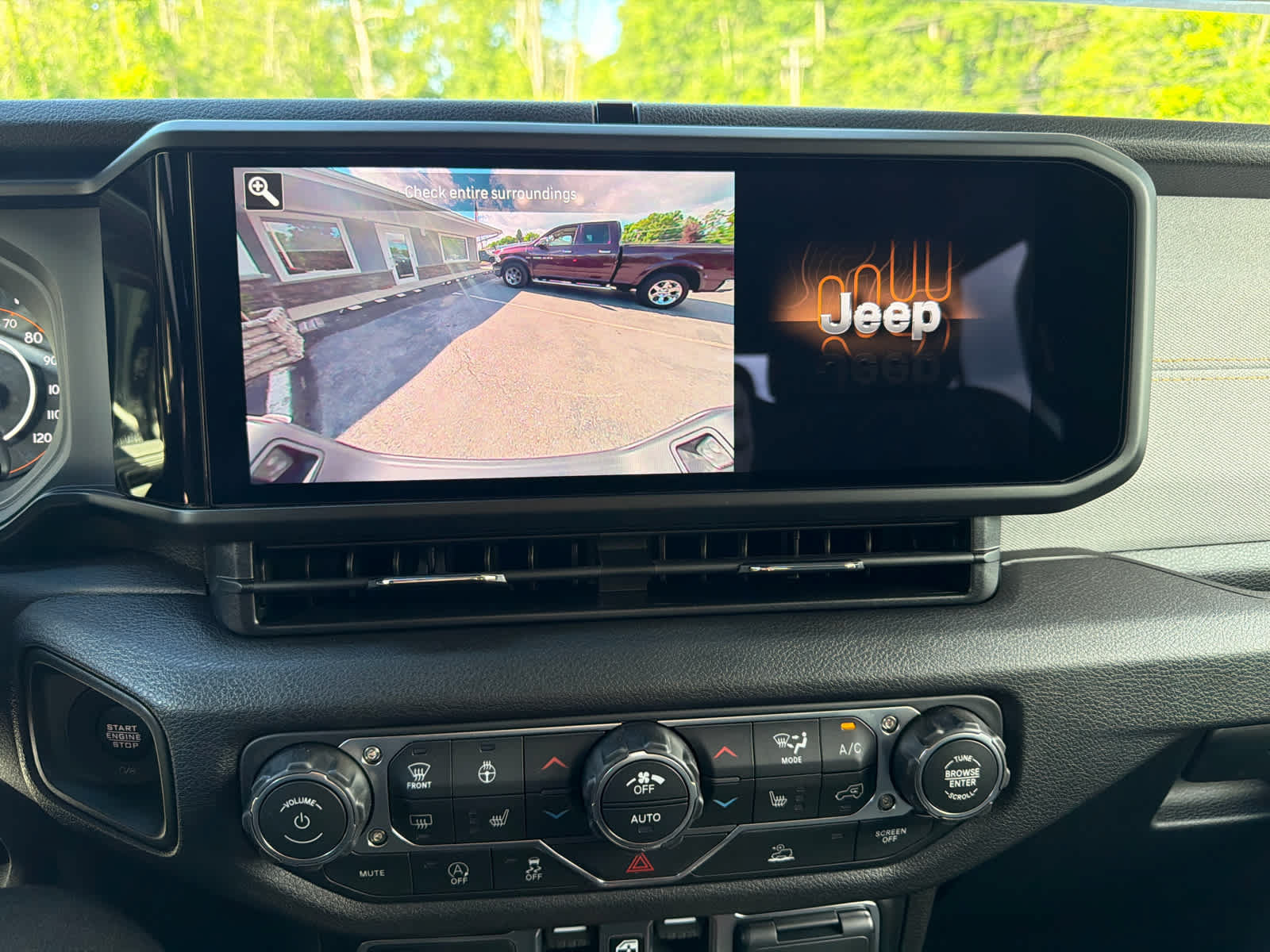 New 2026 Jeep Gladiator Sport AWD/4WD image 10