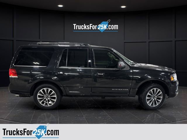 Used 2015 Lincoln Navigator 4WD image 2