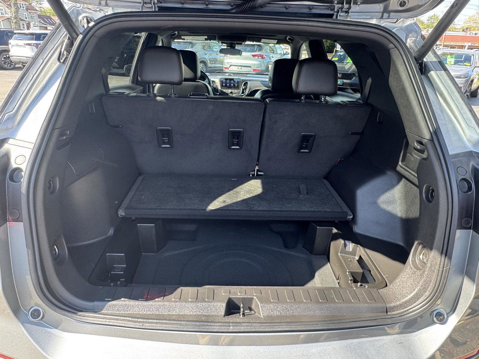 Certified 2023 Chevrolet Equinox RS w/ RS Leather Package AWD/4WD image 11
