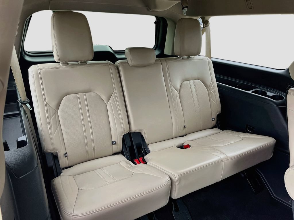 Used 2022 Ford Expedition Max Platinum AWD/4WD image 34