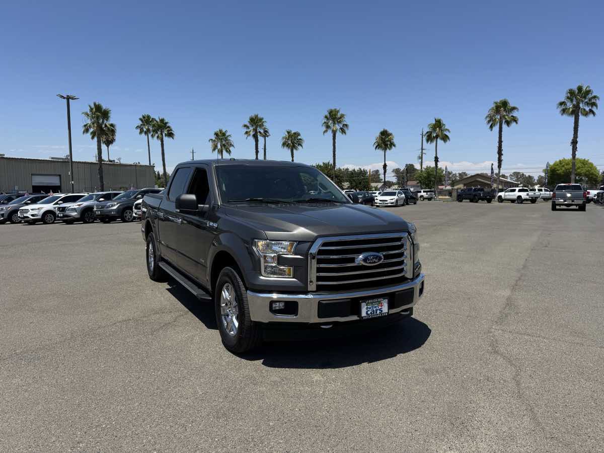 Used 2017 Ford F150 XLT w/ Equipment Group 302A Luxury image 3
