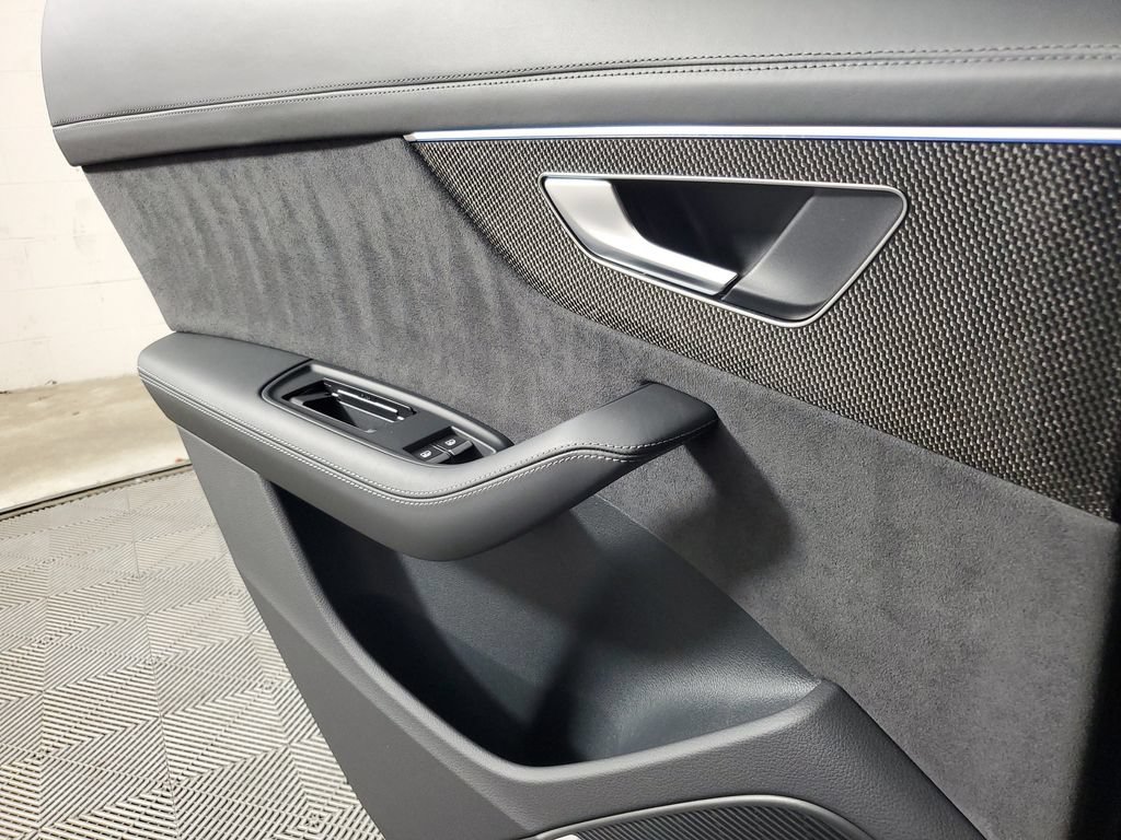 Used 2023 Audi SQ8 Premium Plus w/ SQ8 Luxury Package AWD/4WD image 17