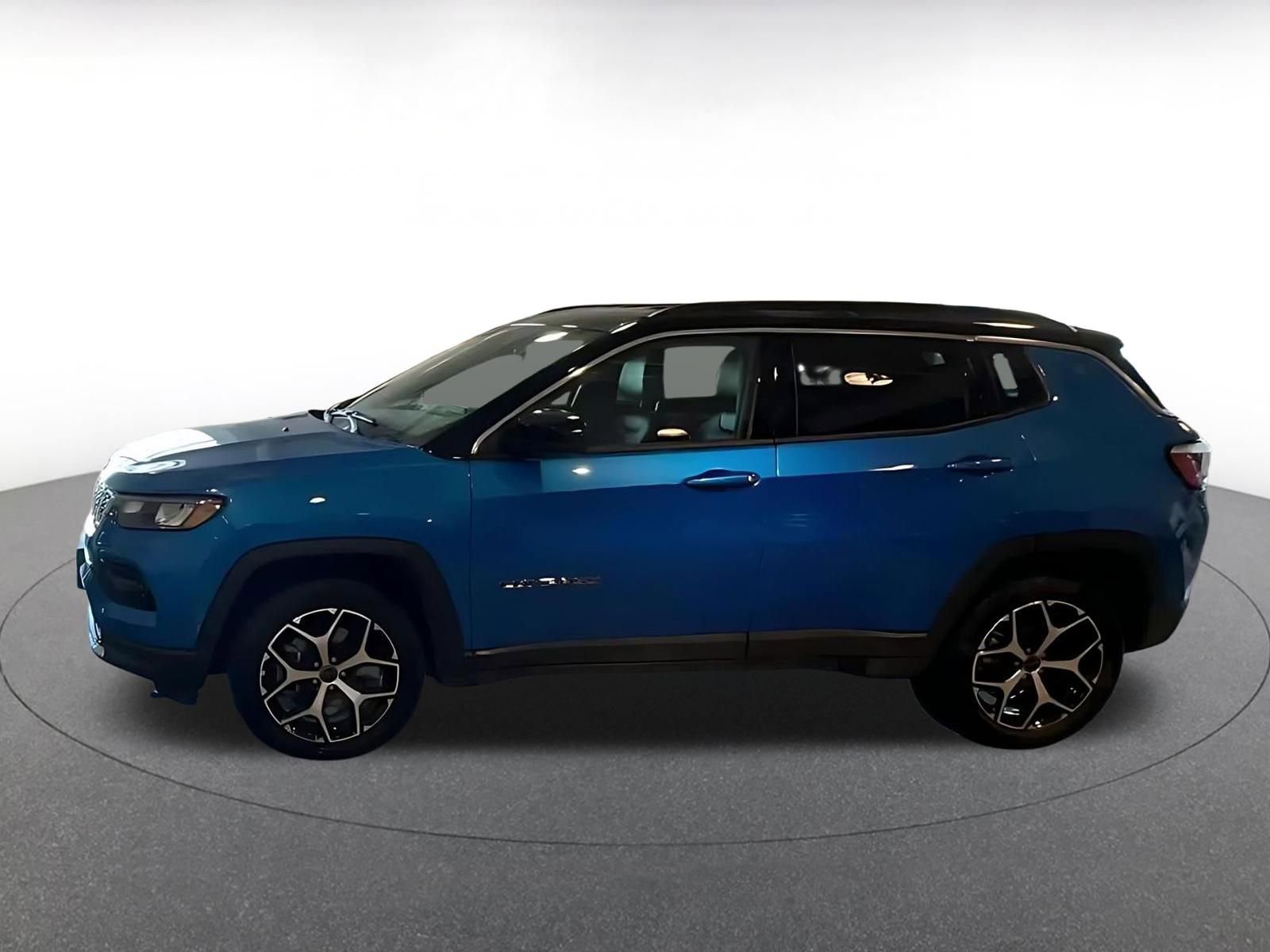 Used 2025 Jeep Compass Limited AWD/4WD image 8