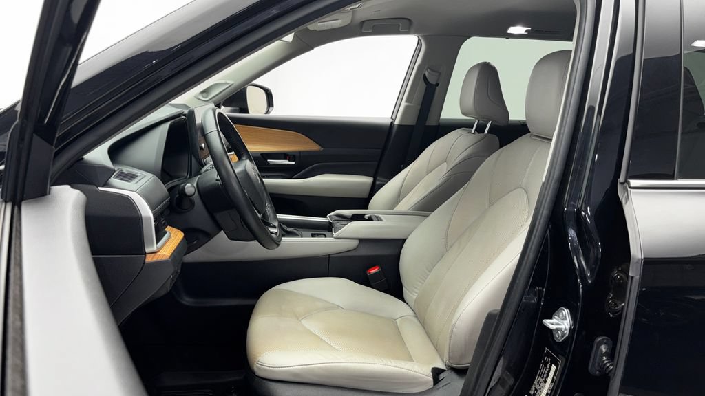 Used 2024 Toyota Grand Highlander AWD image 8
