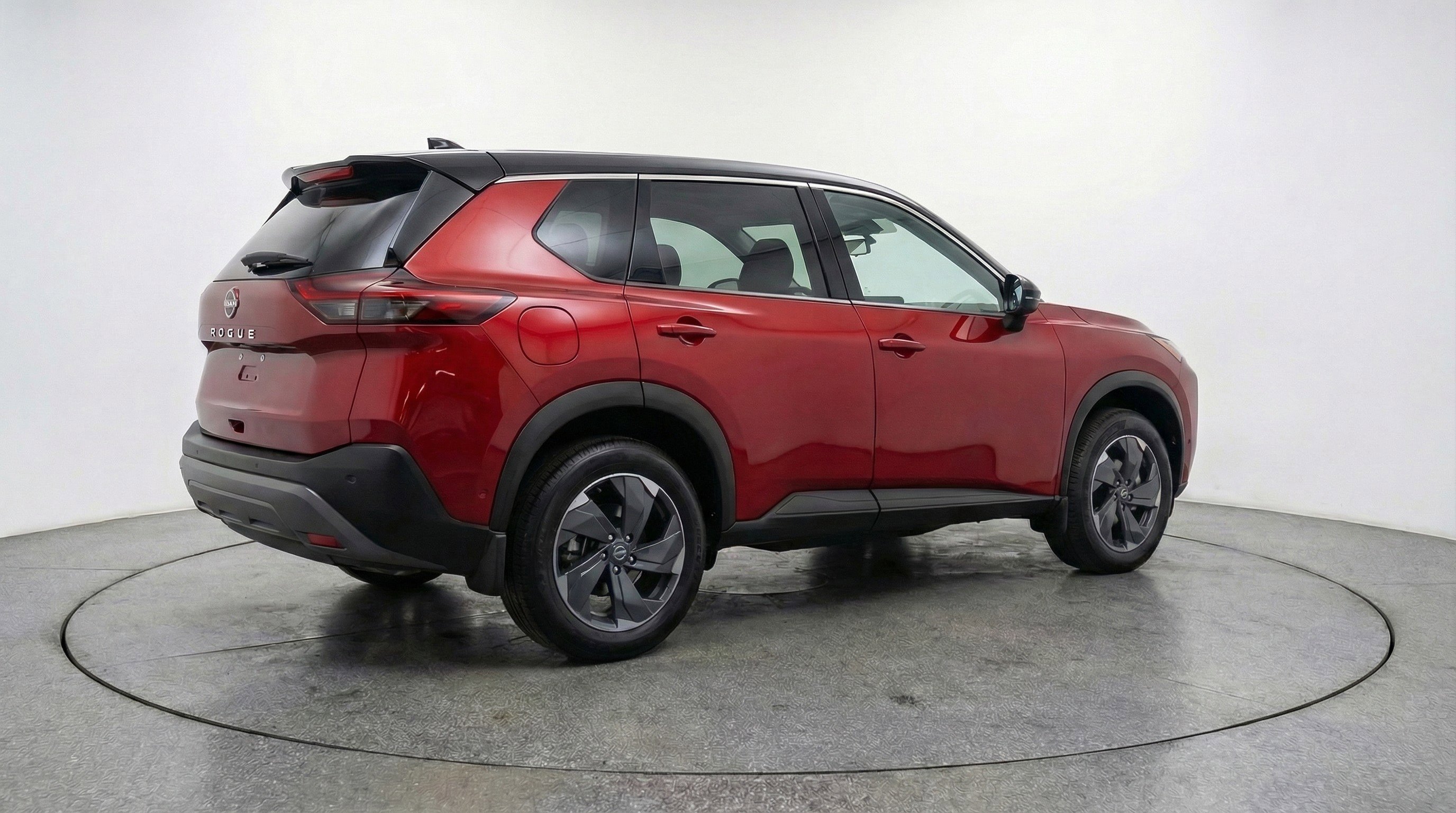 Used 2025 Nissan Rogue SV image 9