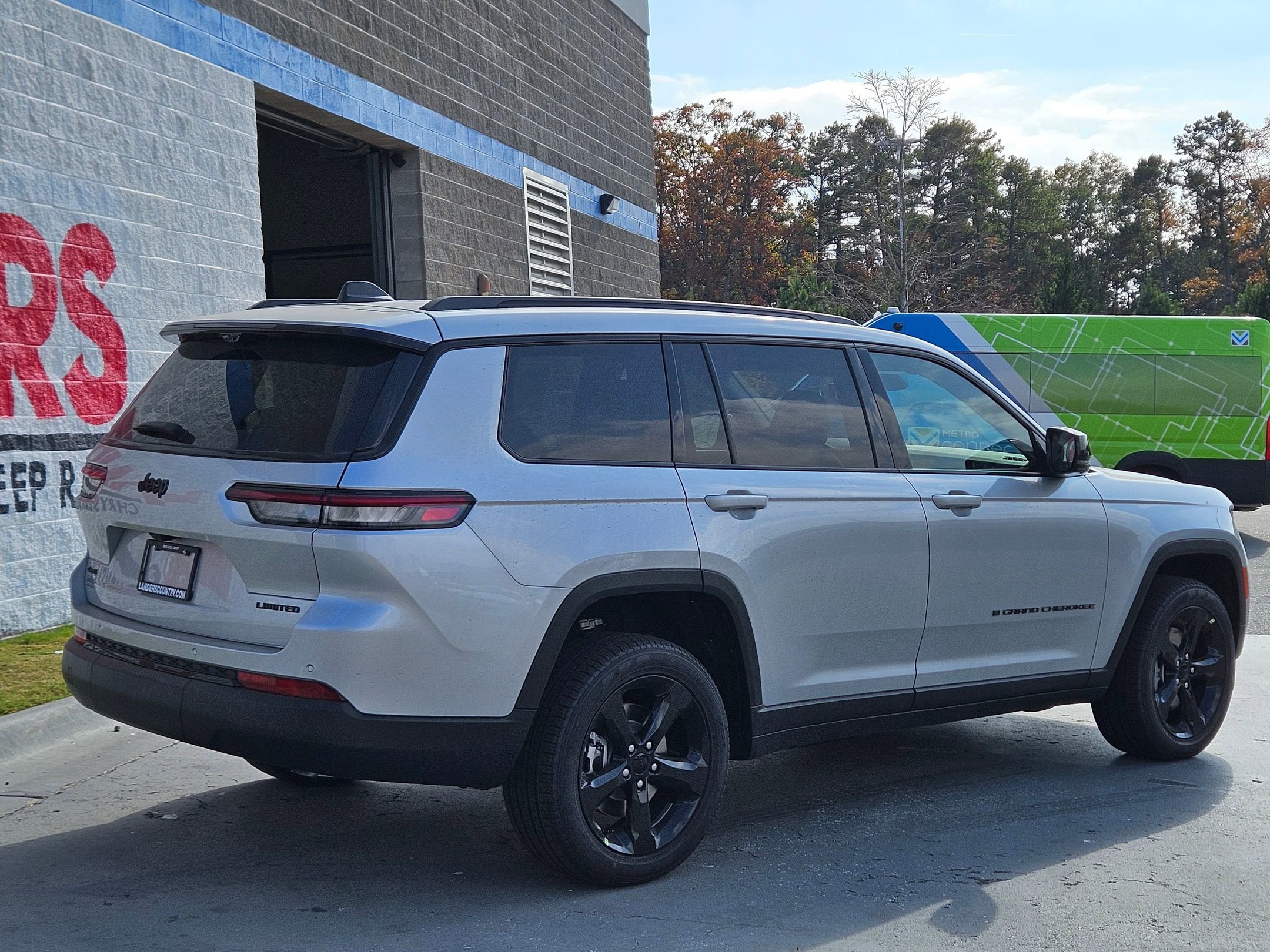 New 2025 Jeep Grand Cherokee L Limited w/ Luxury Tech Group II image 7