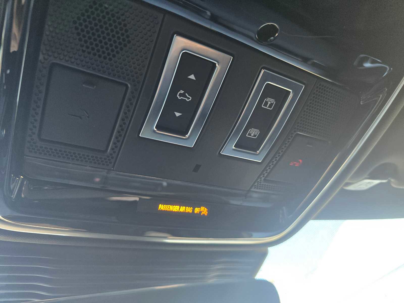 Used 2025 Land Rover Range Rover Velar Dynamic SE image 33