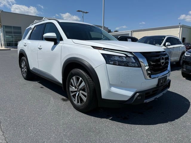 Used 2025 Nissan Pathfinder SL