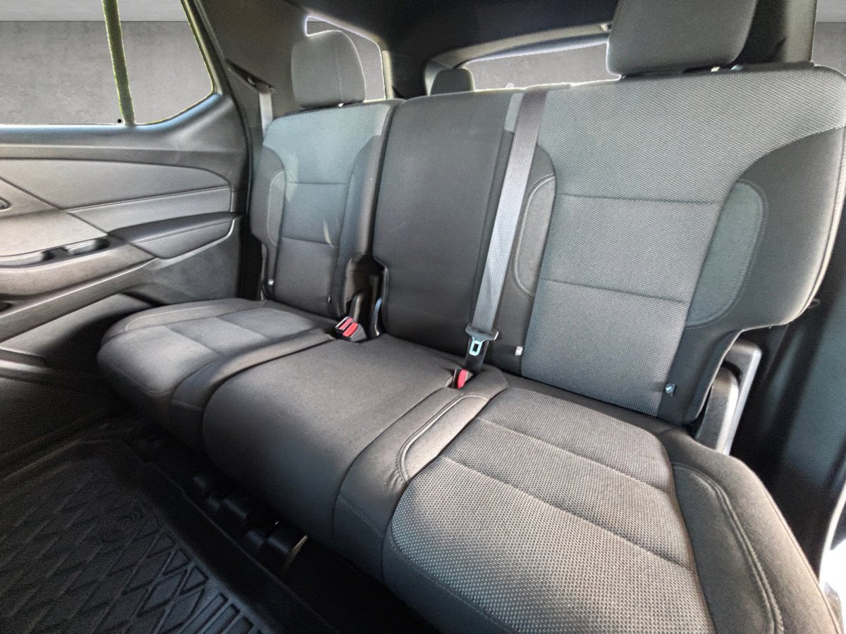Used 2023 Chevrolet Traverse LT image 27