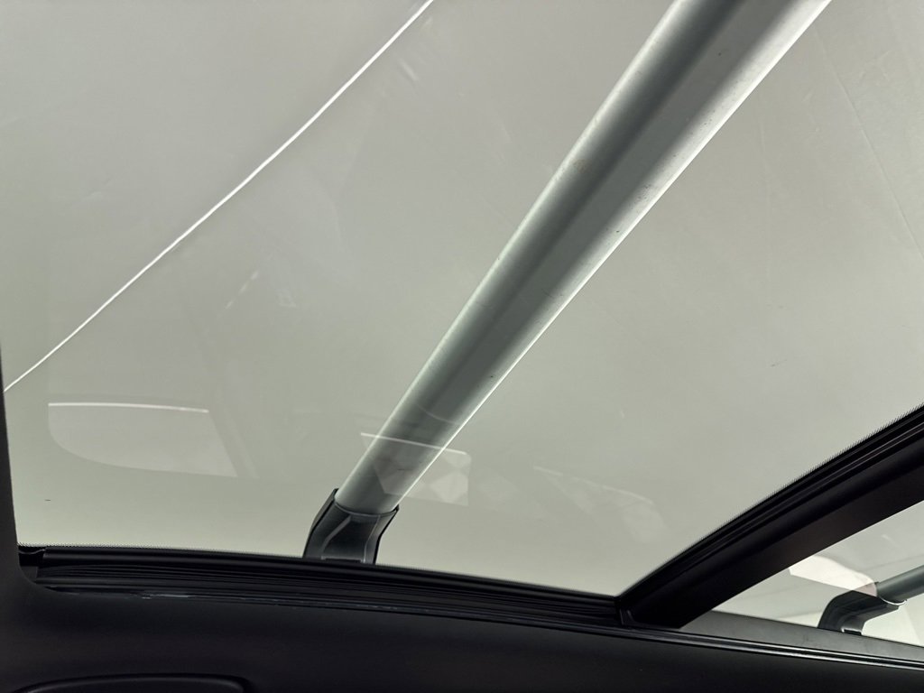 Used 2017 Kia Sorento SX image 24